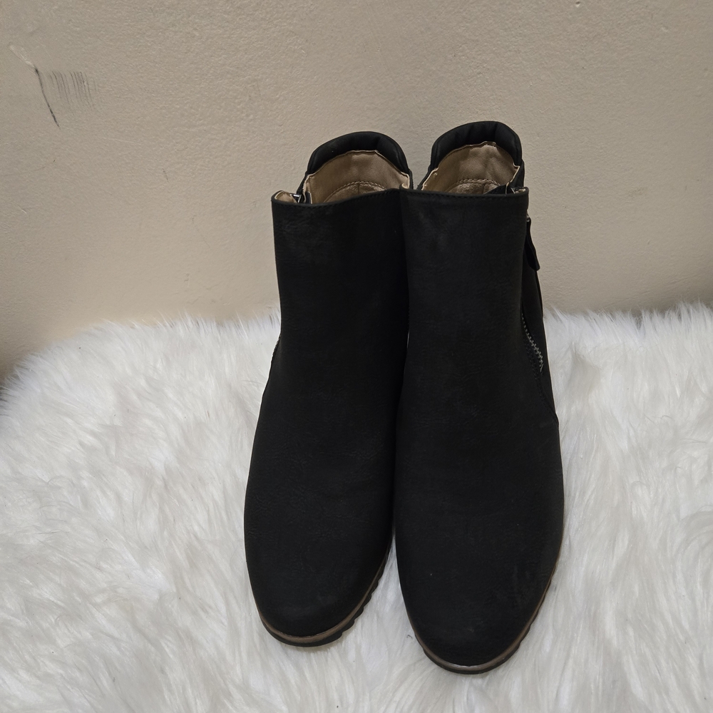 Soul Naturalizer Haley Black Ankle Booties with Wedge & Zip Design Size 8.5M